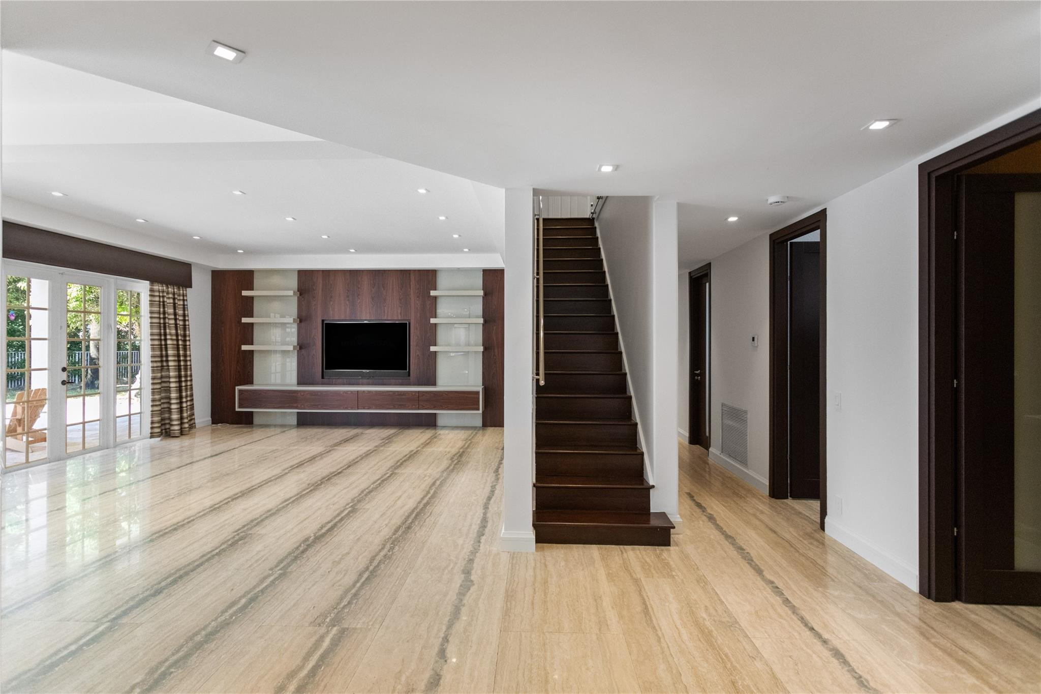 VICTORIA ISLE - Residential