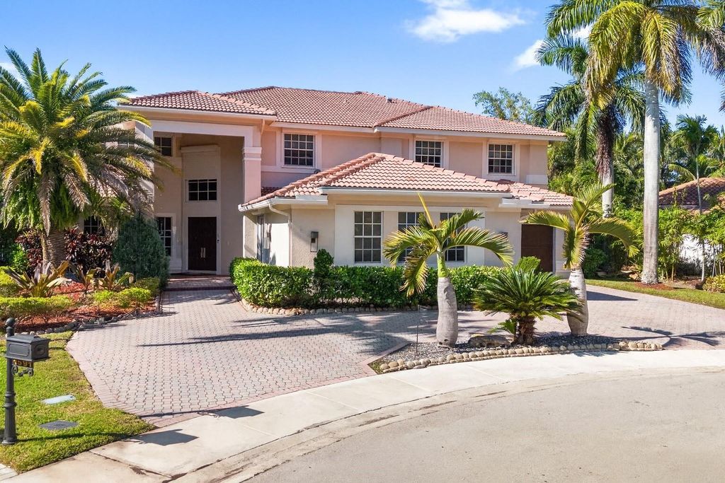 Photo of 1585 Victoria Isle Way, Weston, FL 33327 (MLS # F10540232)