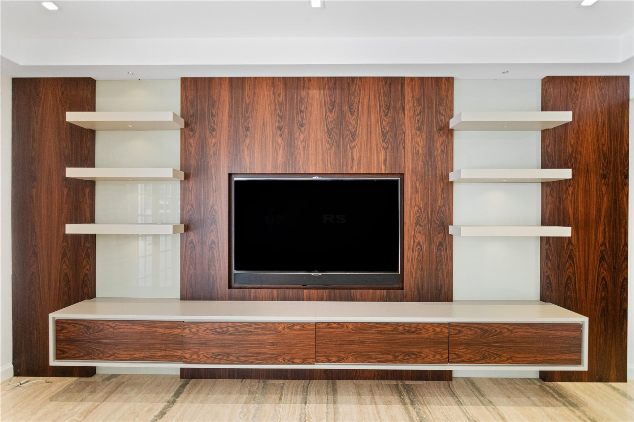 VICTORIA ISLE - Residential