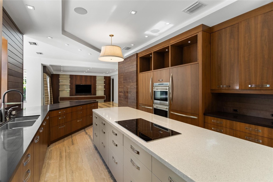 VICTORIA ISLE - Residential