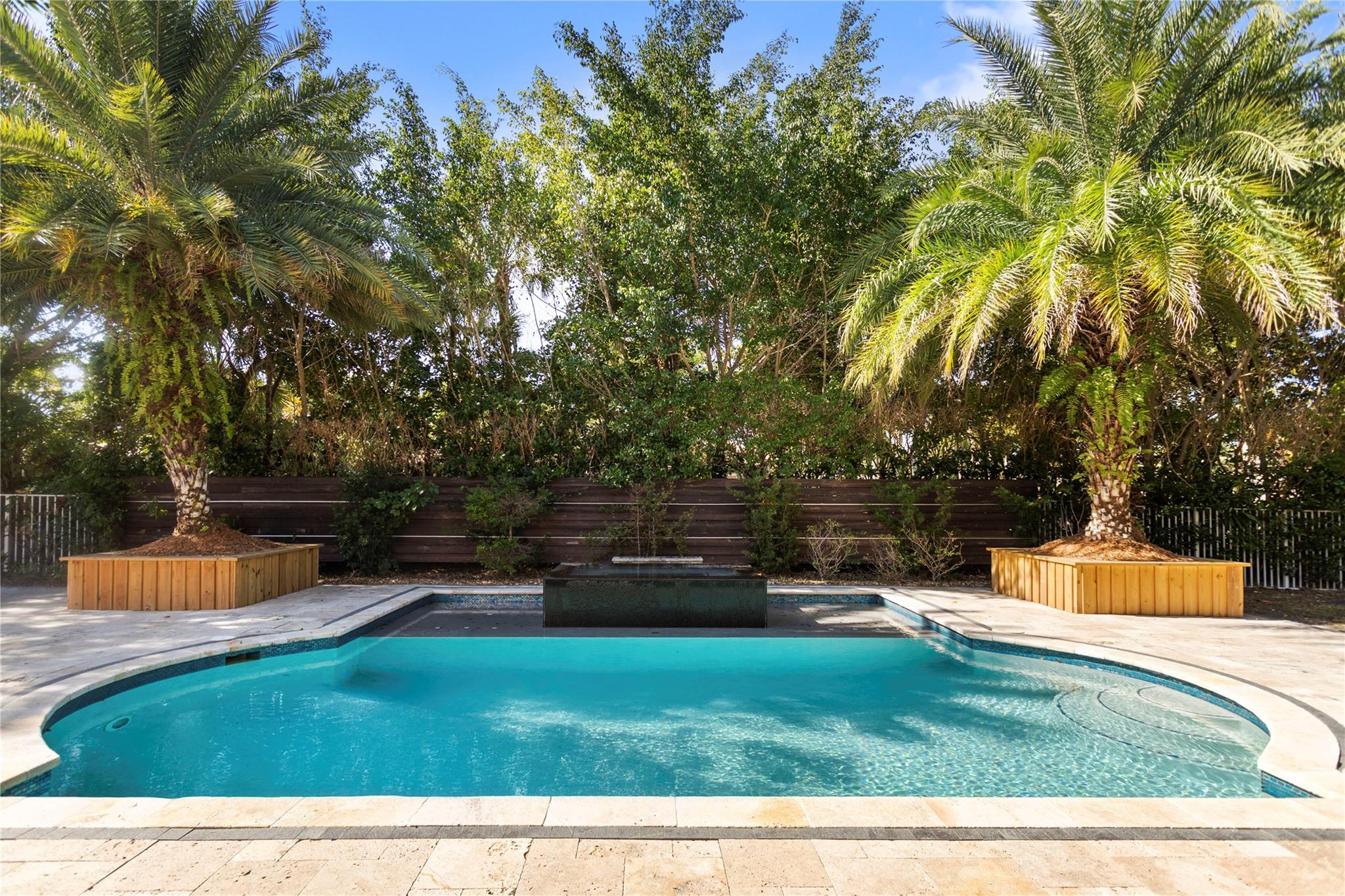 VICTORIA ISLE - Residential