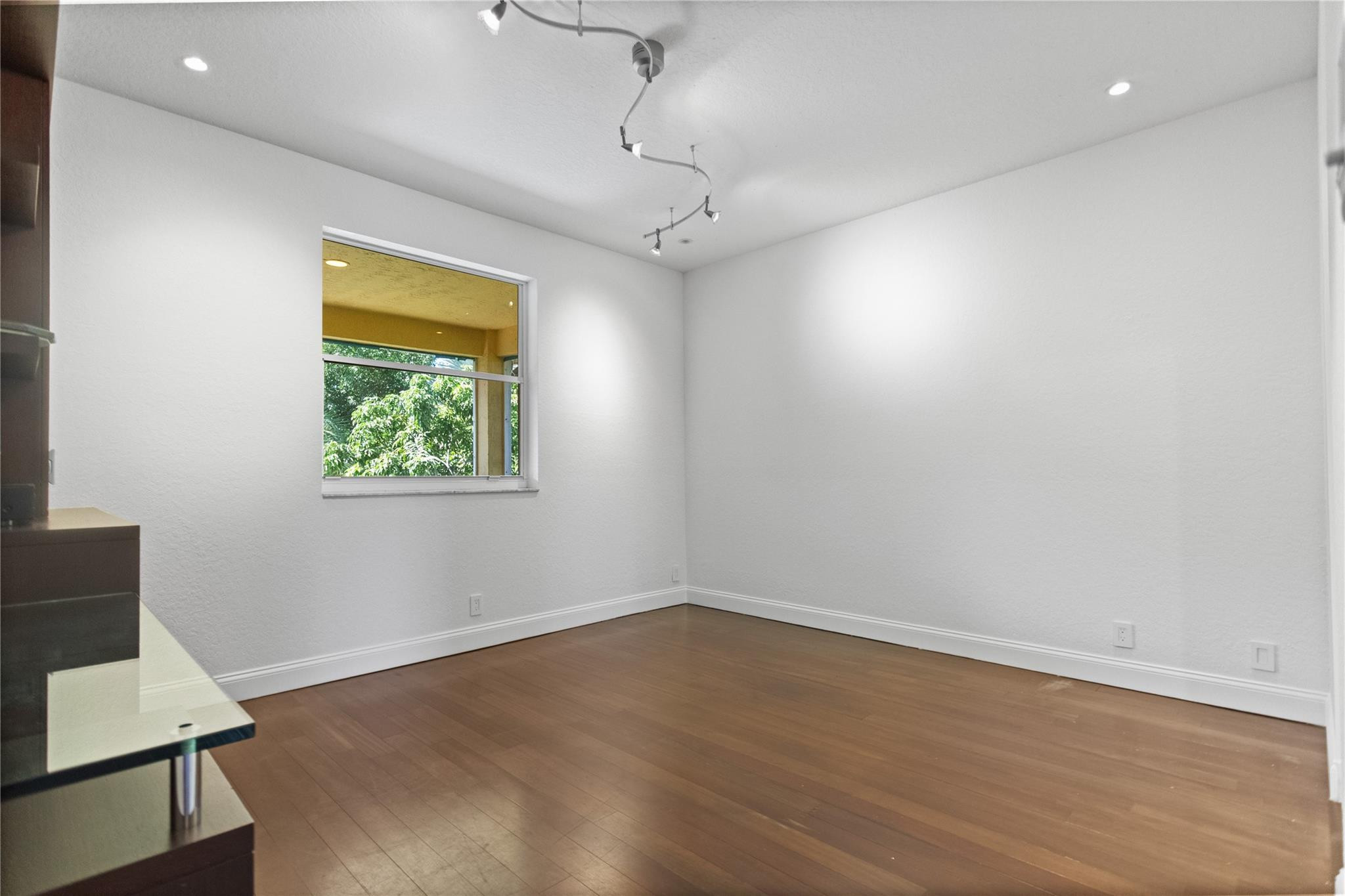 VICTORIA ISLE - Residential