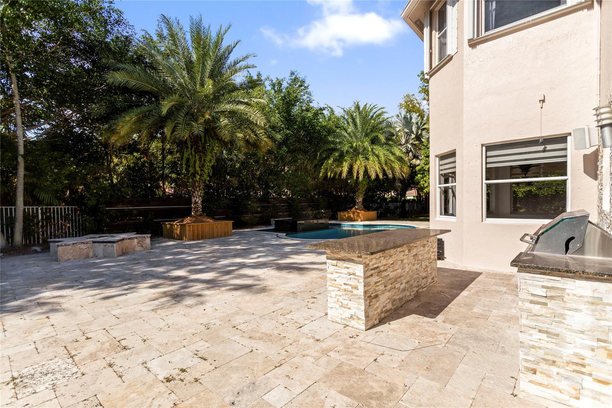 VICTORIA ISLE - Residential