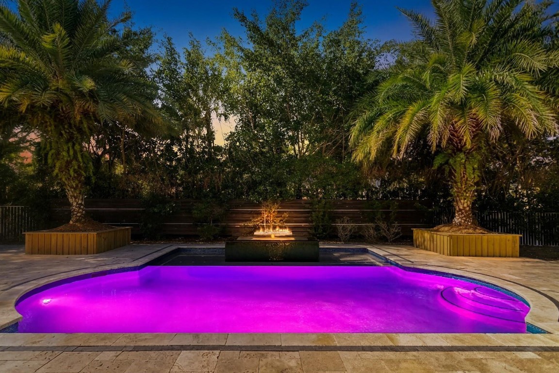 VICTORIA ISLE - Residential