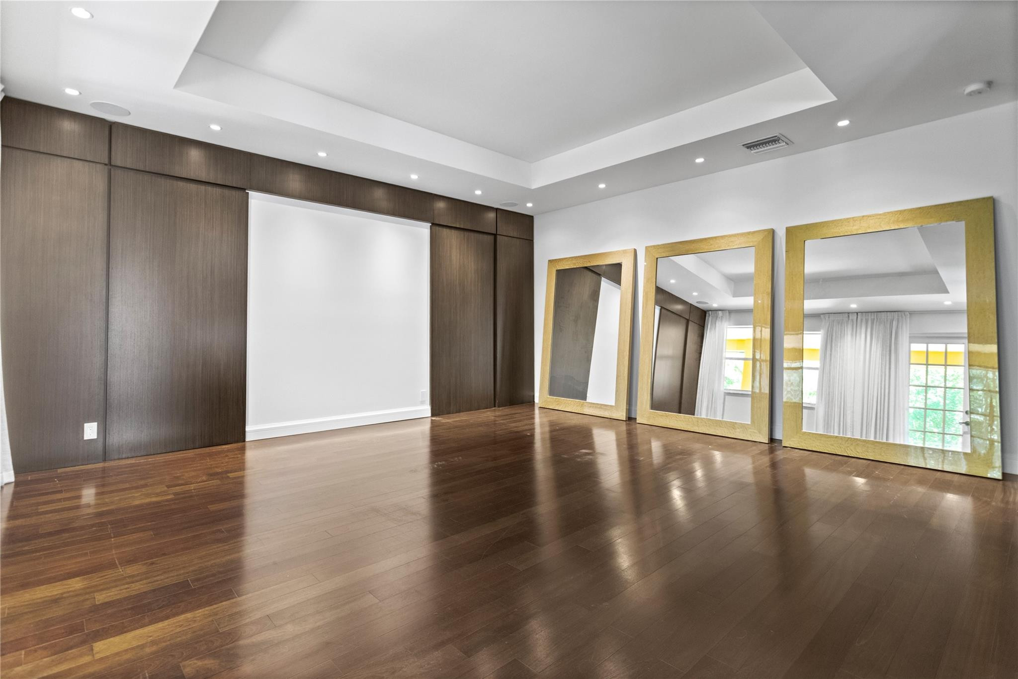 VICTORIA ISLE - Residential