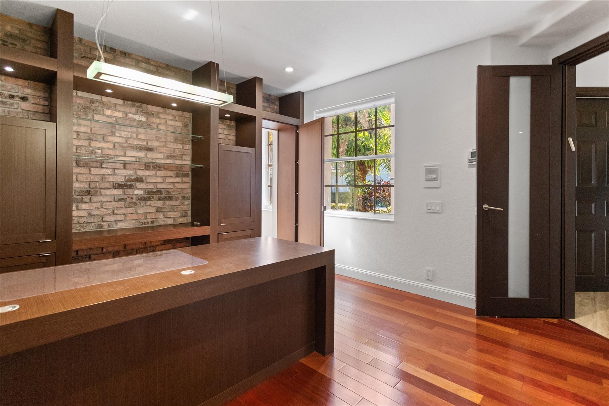 VICTORIA ISLE - Residential