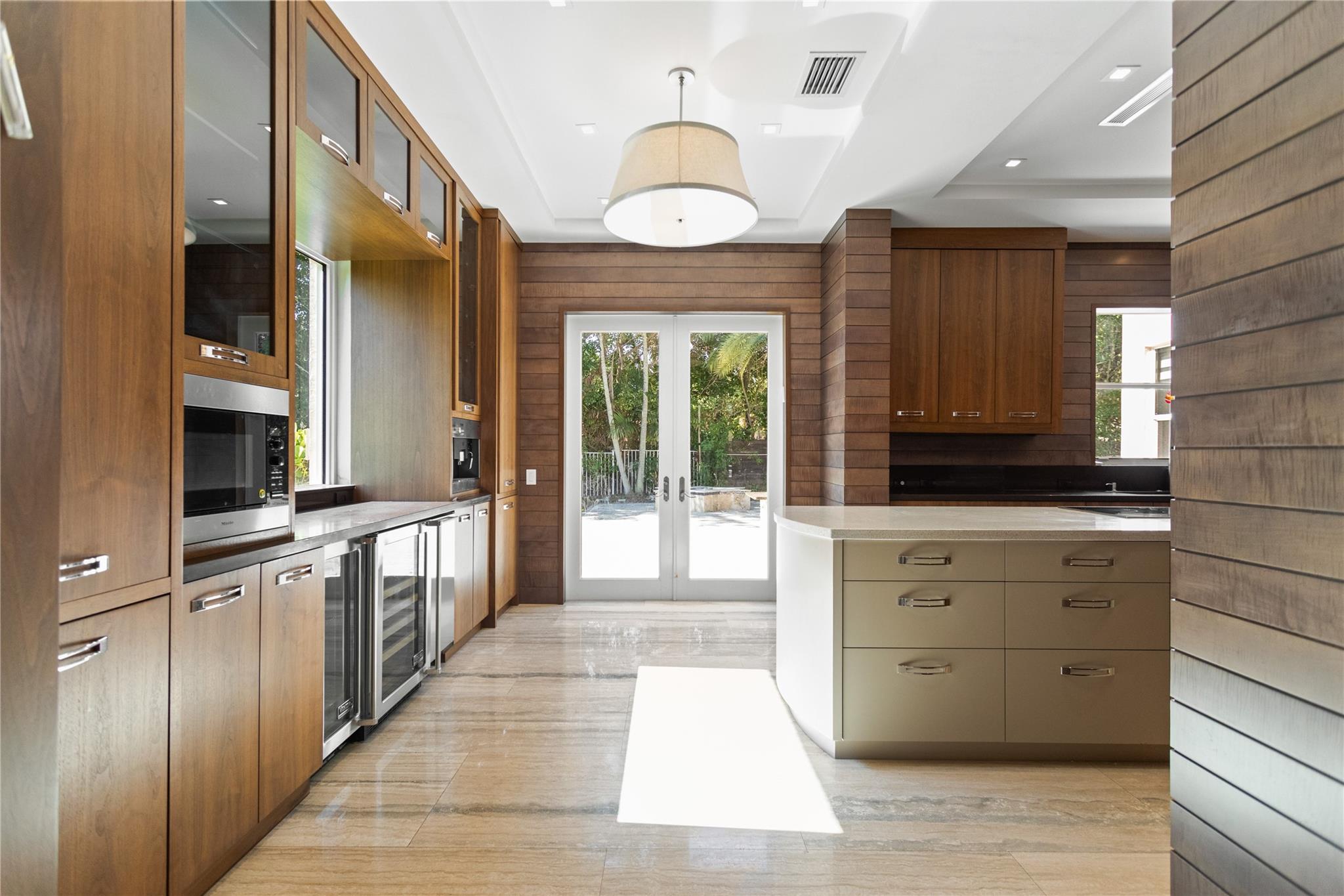 VICTORIA ISLE - Residential