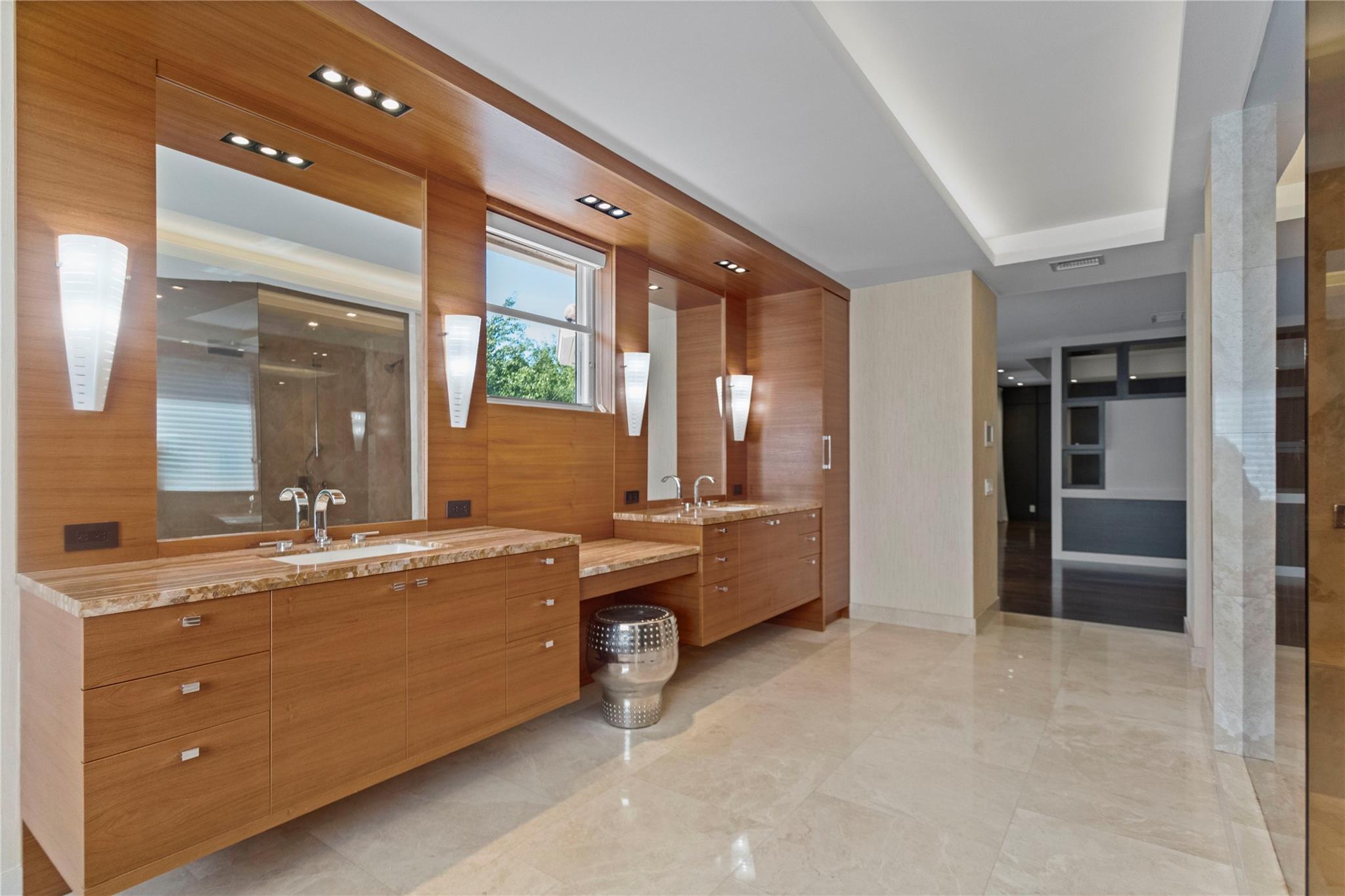 VICTORIA ISLE - Residential