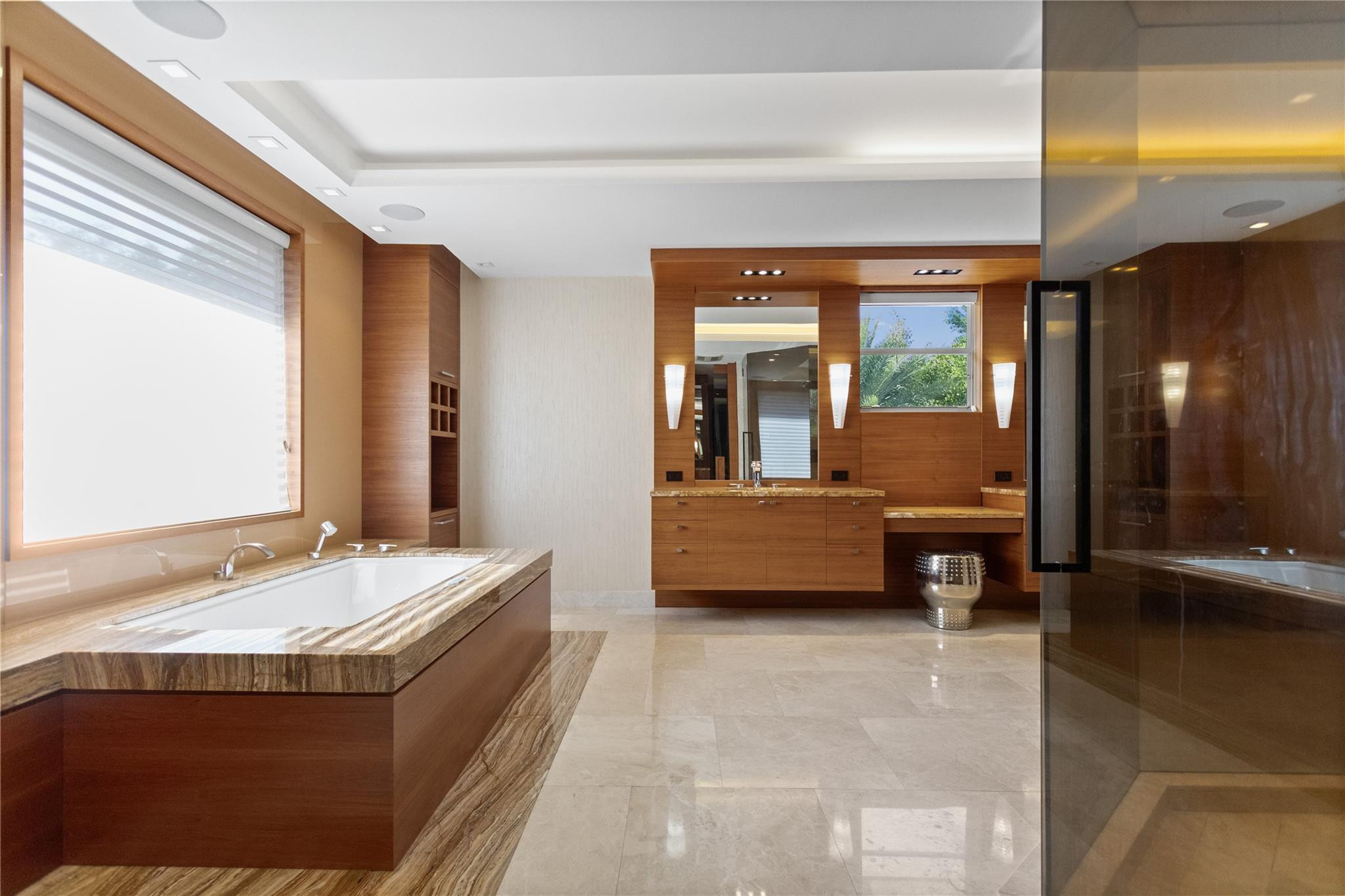 VICTORIA ISLE - Residential