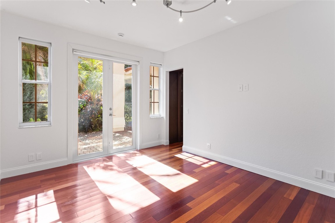 VICTORIA ISLE - Residential