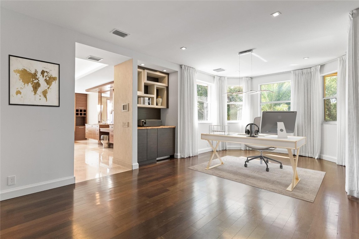 VICTORIA ISLE - Residential