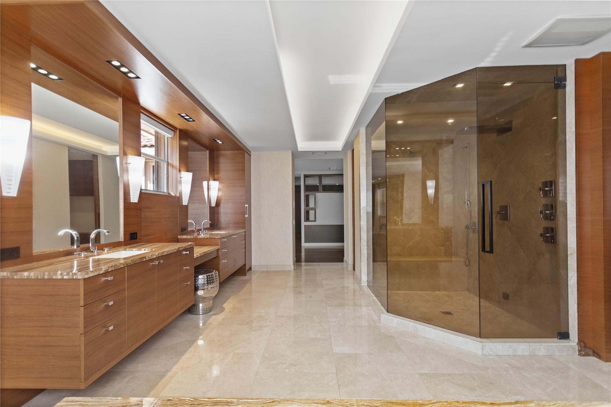 VICTORIA ISLE - Residential