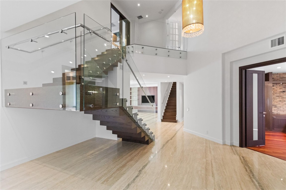 VICTORIA ISLE - Residential