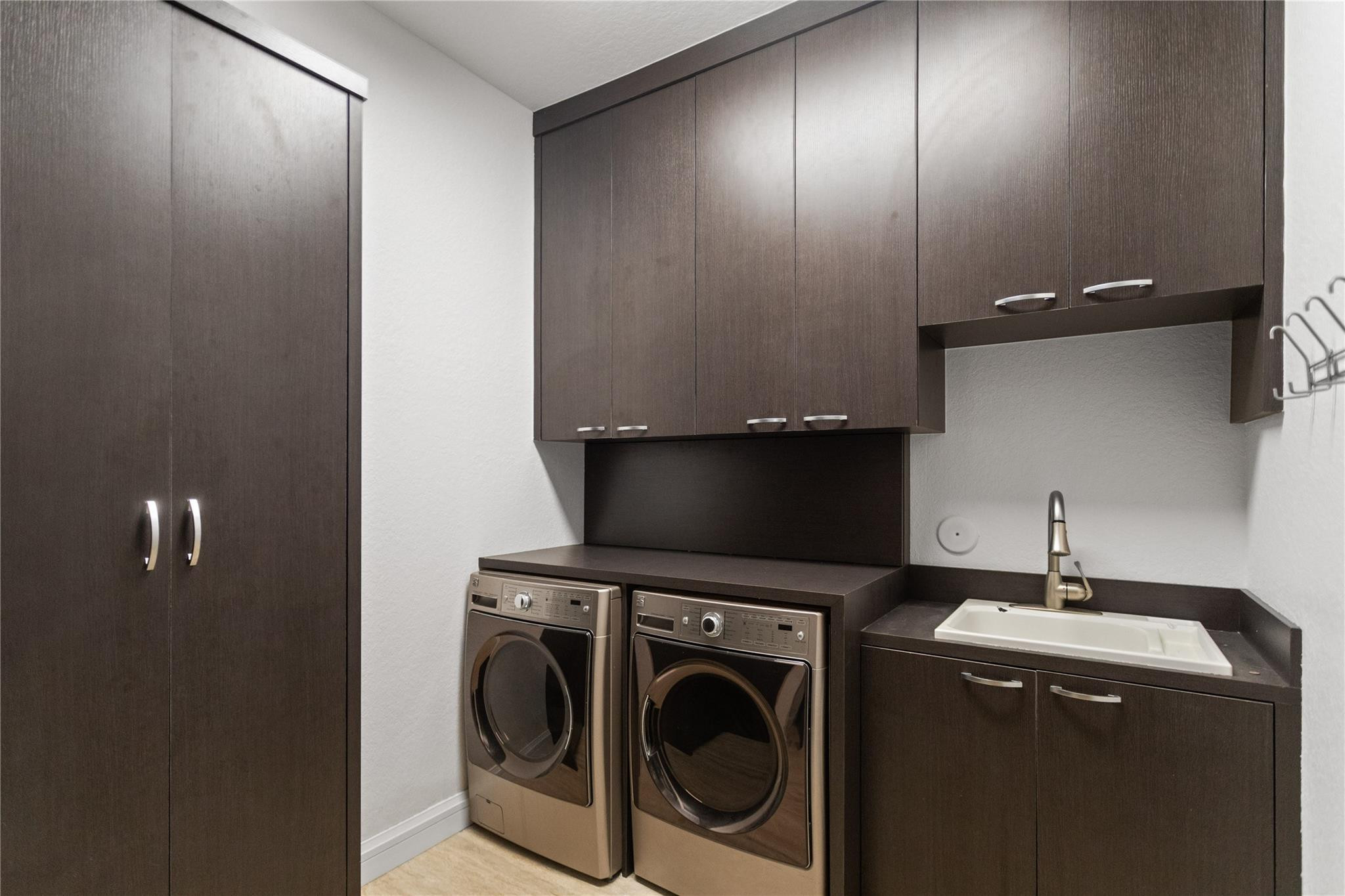 VICTORIA ISLE - Residential