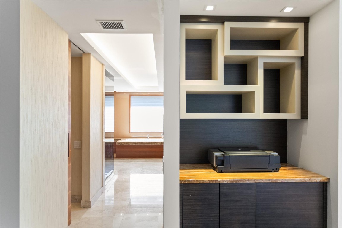 VICTORIA ISLE - Residential