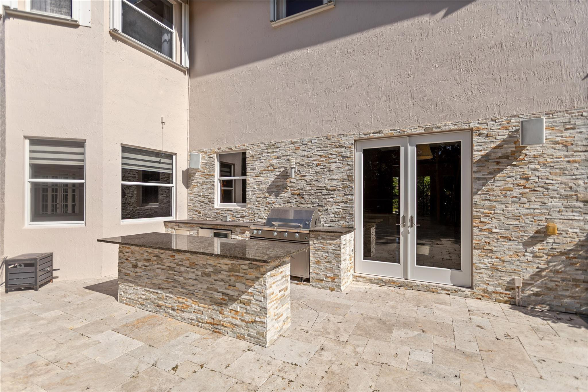 VICTORIA ISLE - Residential