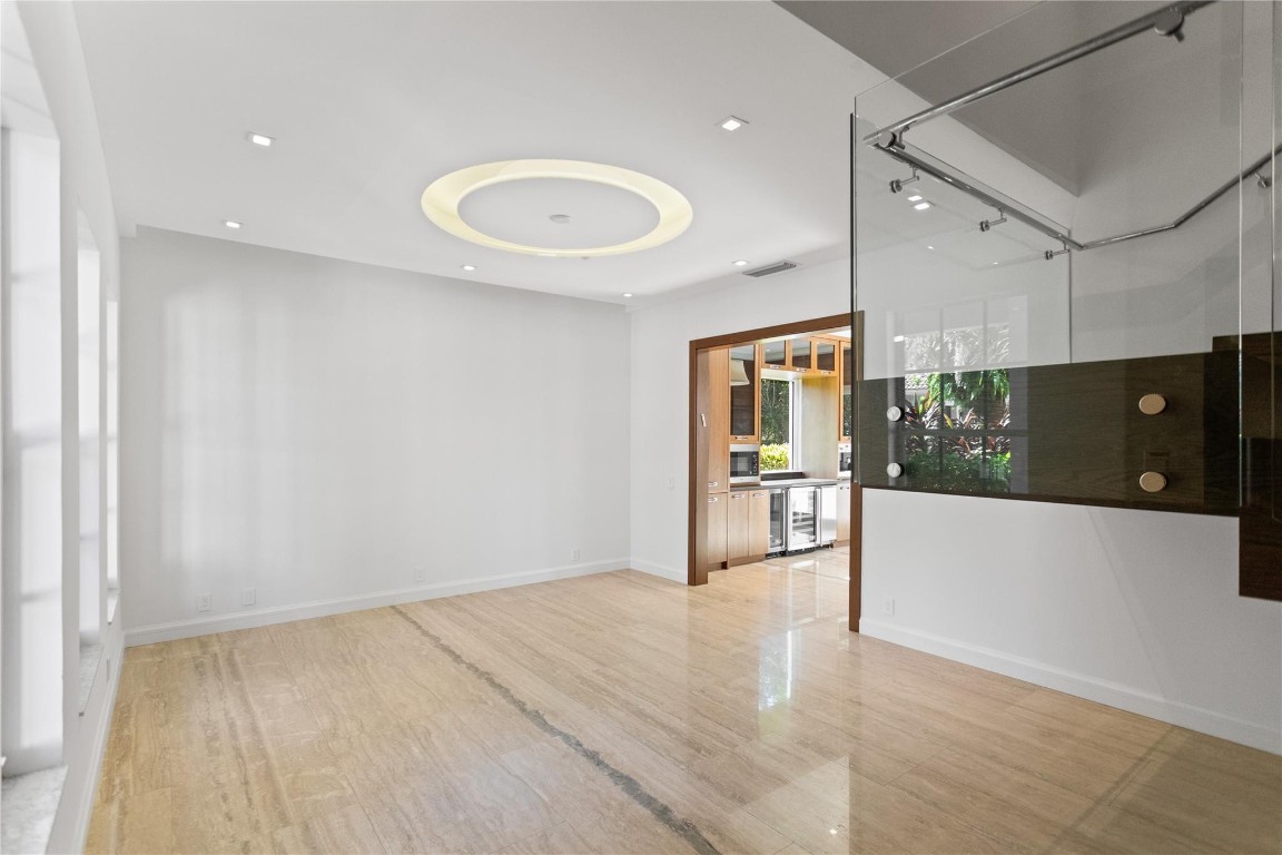 VICTORIA ISLE - Residential