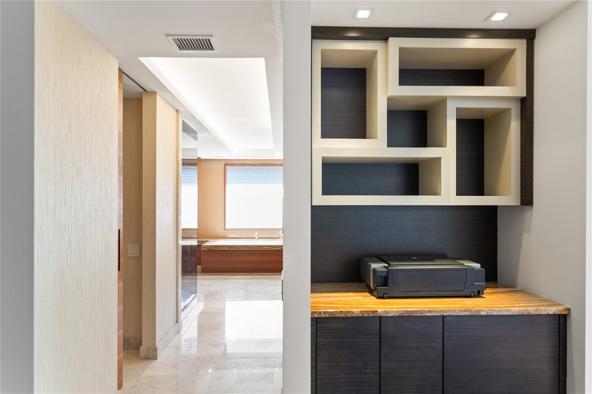 VICTORIA ISLE - Residential