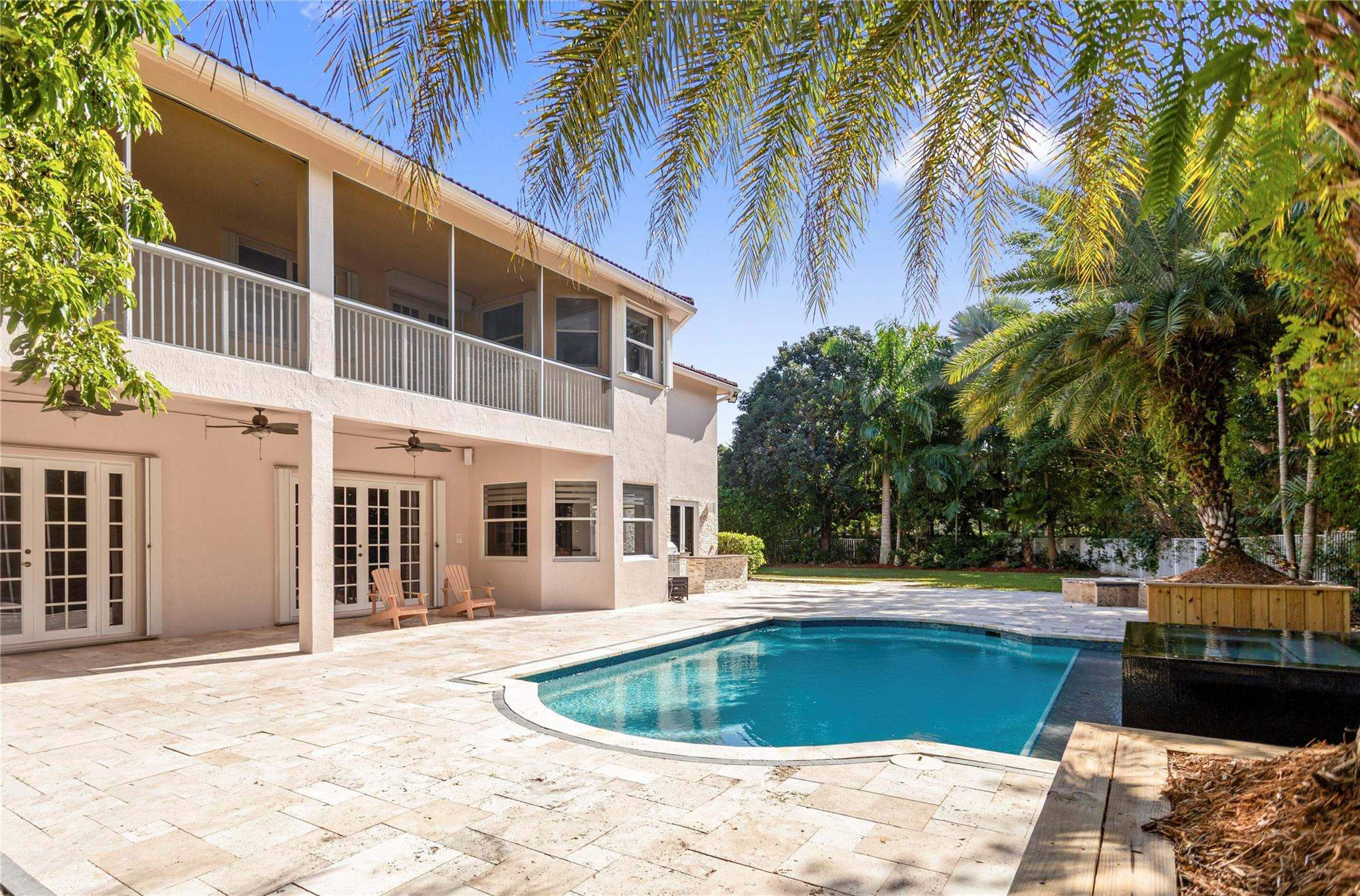 VICTORIA ISLE - Residential