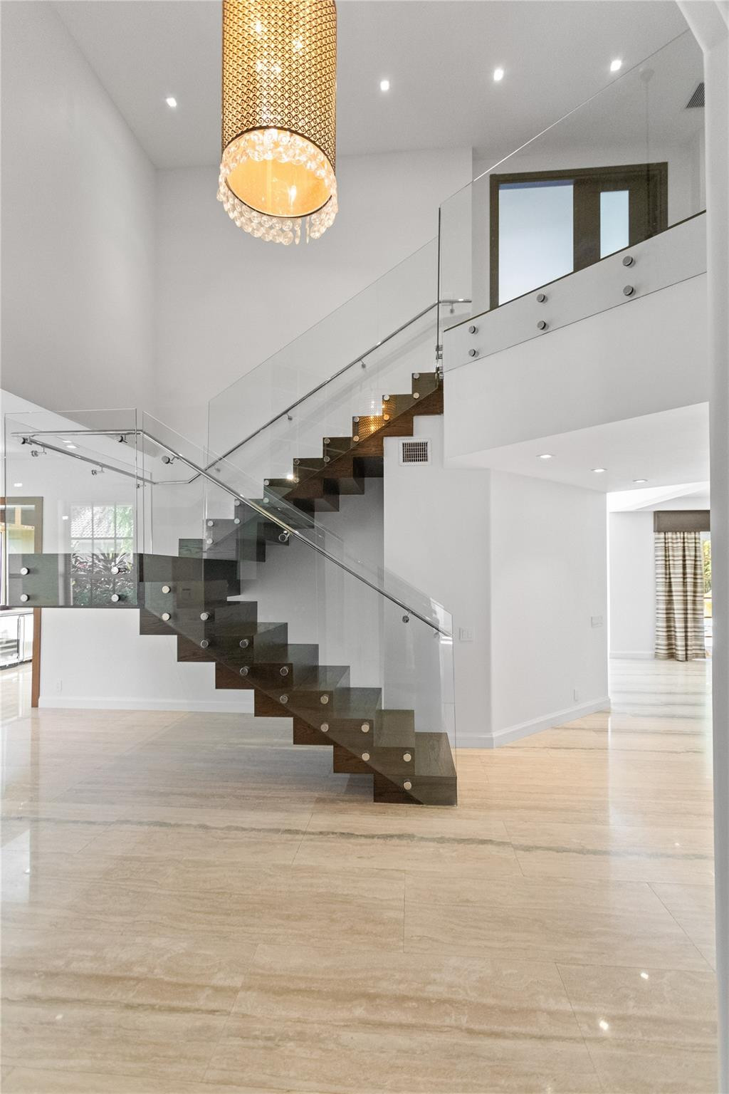 VICTORIA ISLE - Residential