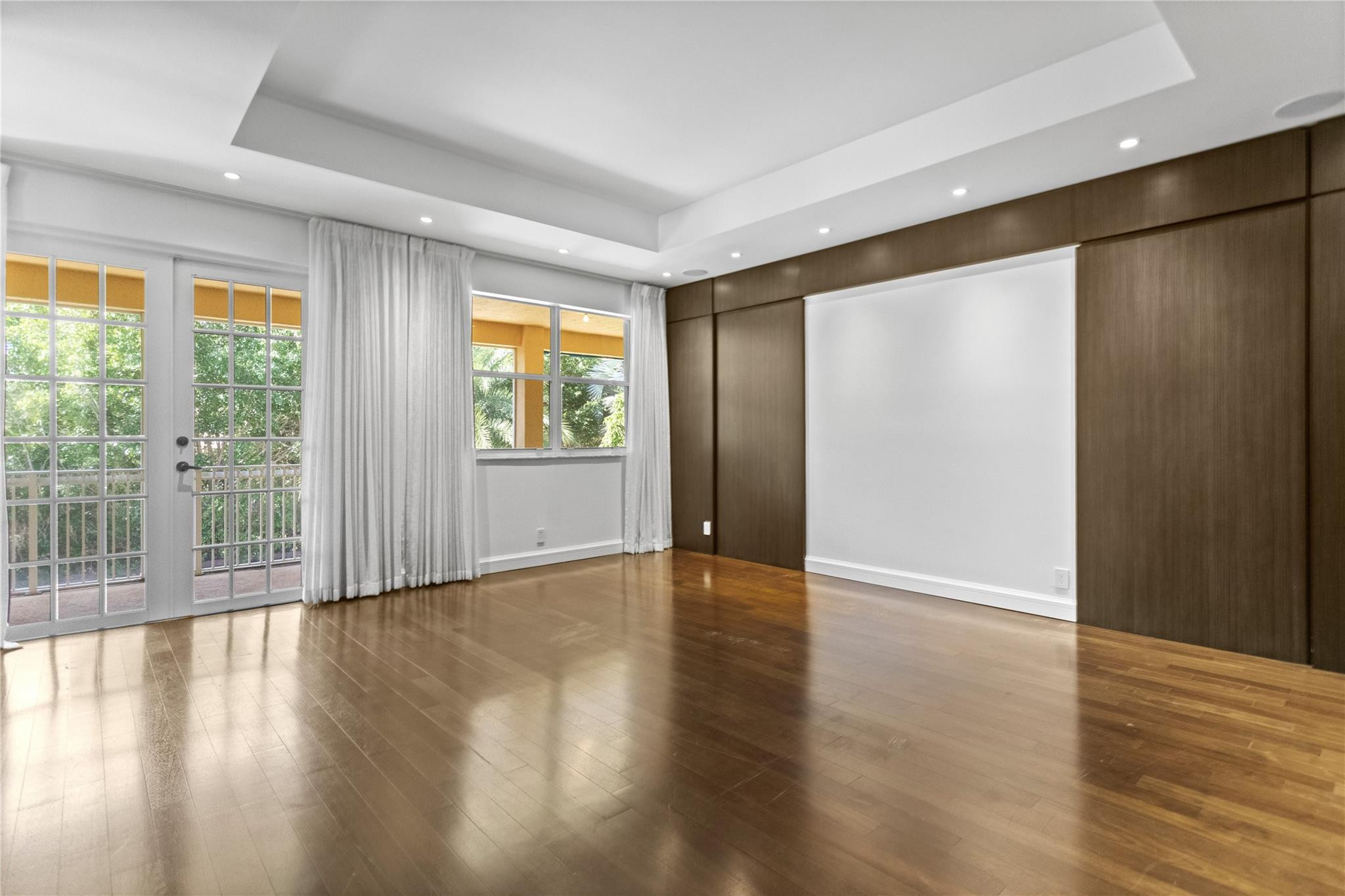 VICTORIA ISLE - Residential