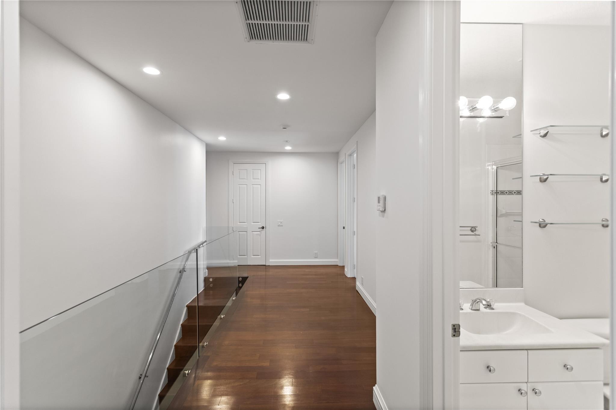 VICTORIA ISLE - Residential