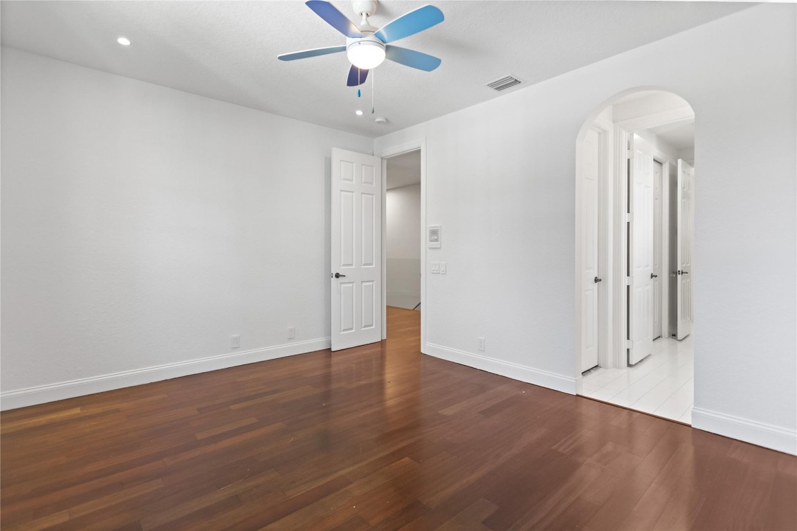 VICTORIA ISLE - Residential