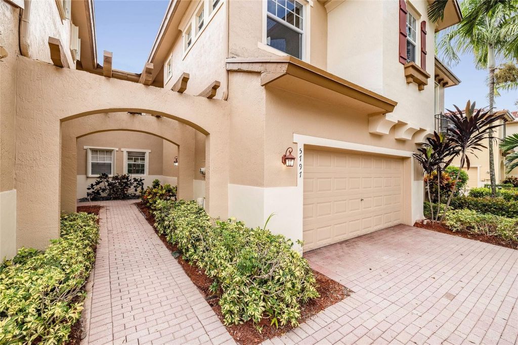 Photo of 5797 NW 119th Terrace, Coral Springs, FL 33076 (MLS # F10456176)