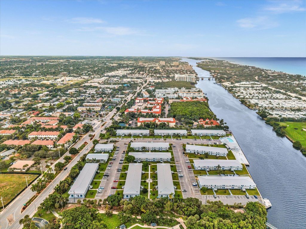 Photo of 2542 S Federal Highway #11, Boynton Beach, FL 33435 (MLS # R11133985)