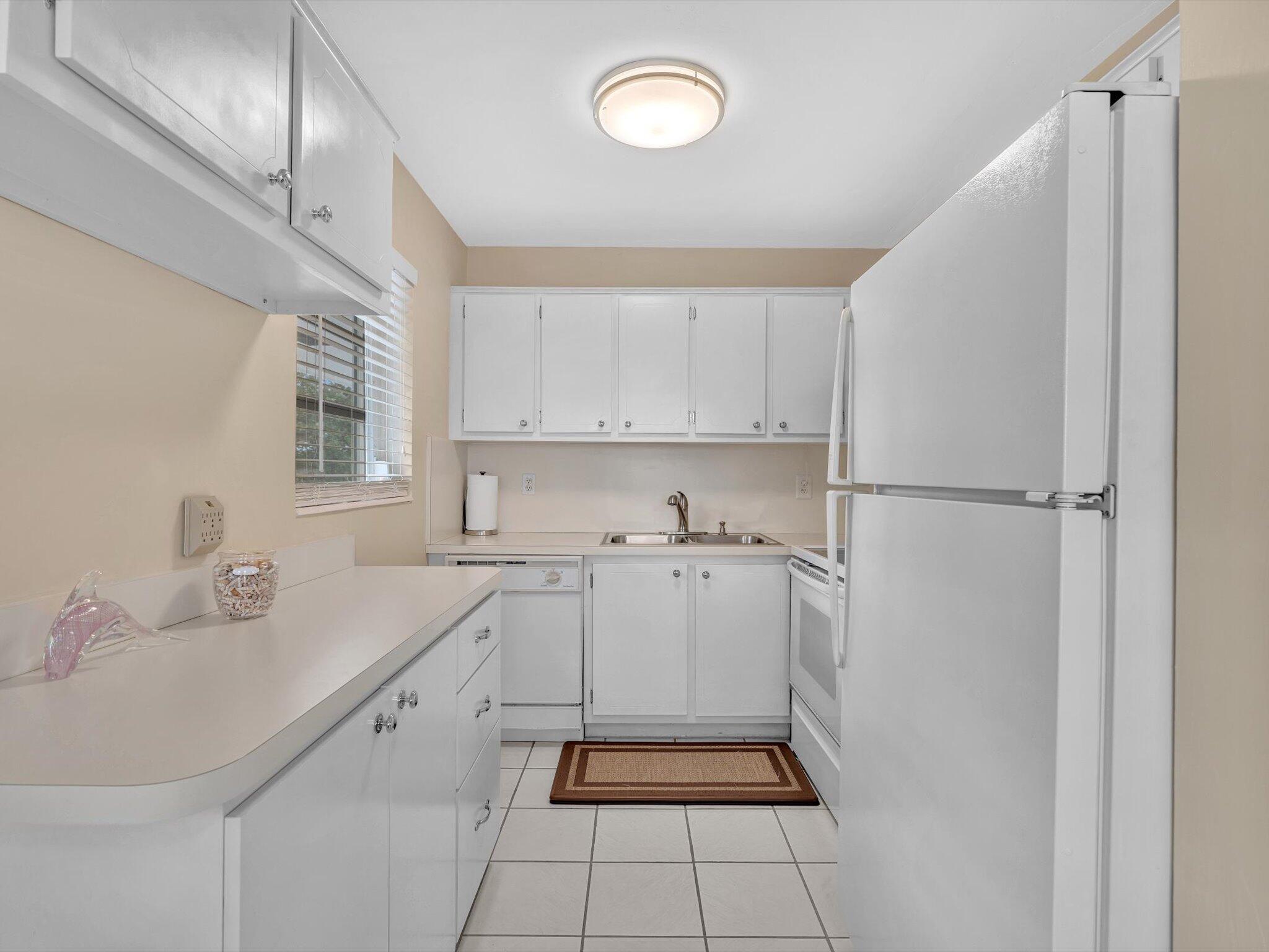 HAMPSHIRE GARDENSTWENTY F - Residential