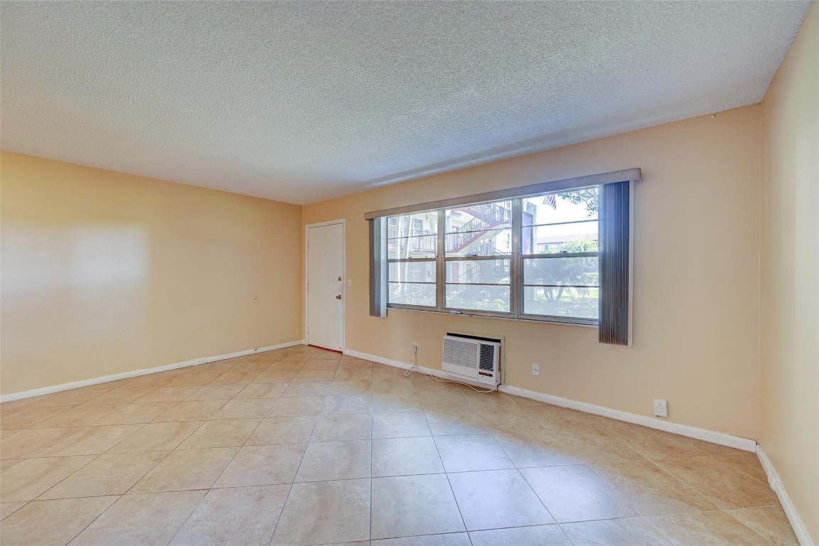 NEW HAMPTON - Residential