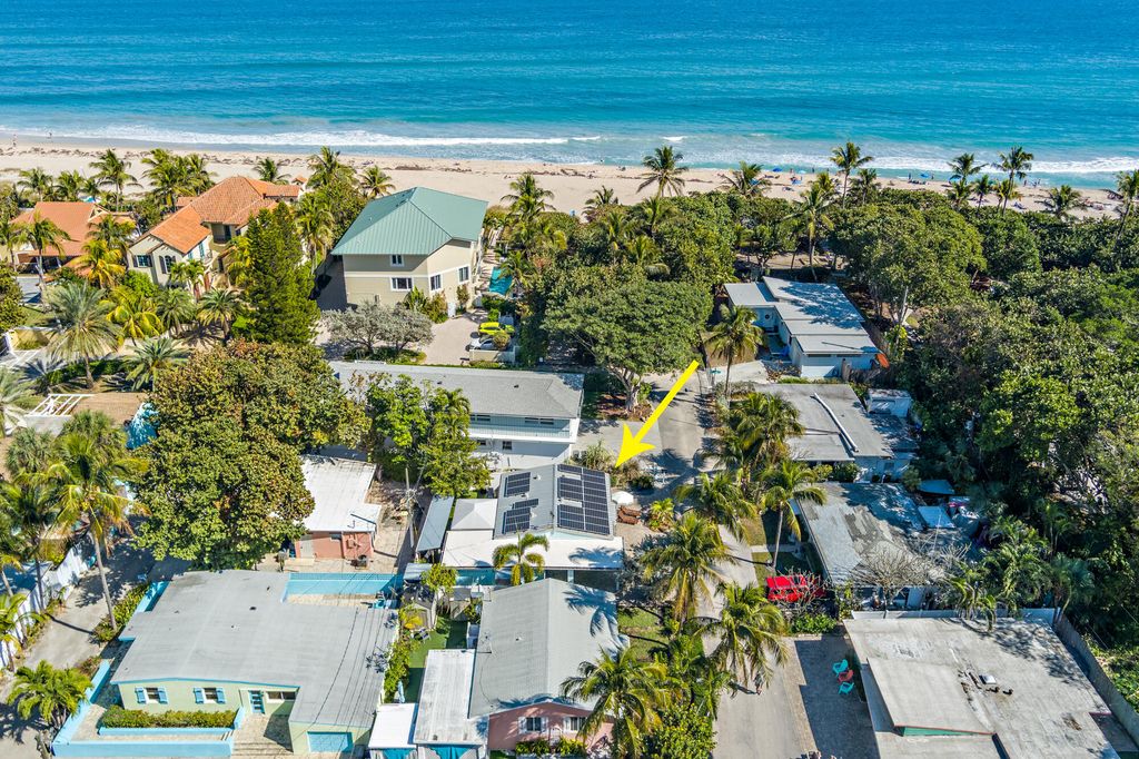 Photo of 16 Surf Road, Boynton Beach, FL 33435 (MLS # R11162789)