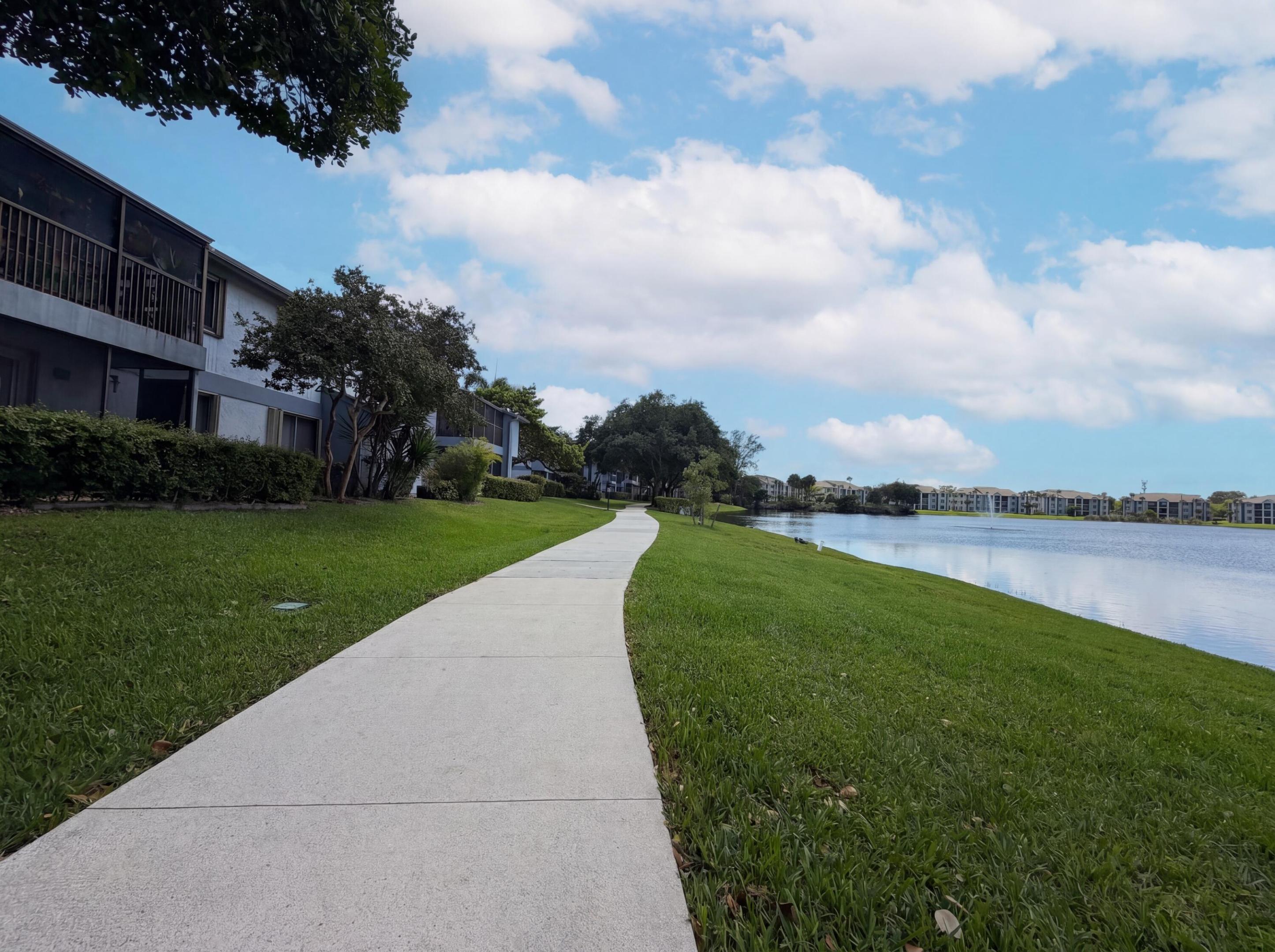 LAKES OF OAKLAND FOREST - Residential