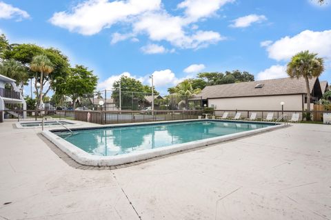 Tiny photo for 407 N University Drive, Plantation, FL 33324 (MLS # B26042980)
