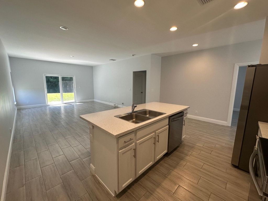 Photo of 1685 SW 22nd Ave Avenue SW, Vero Beach, FL 32962 (MLS # B26022731)