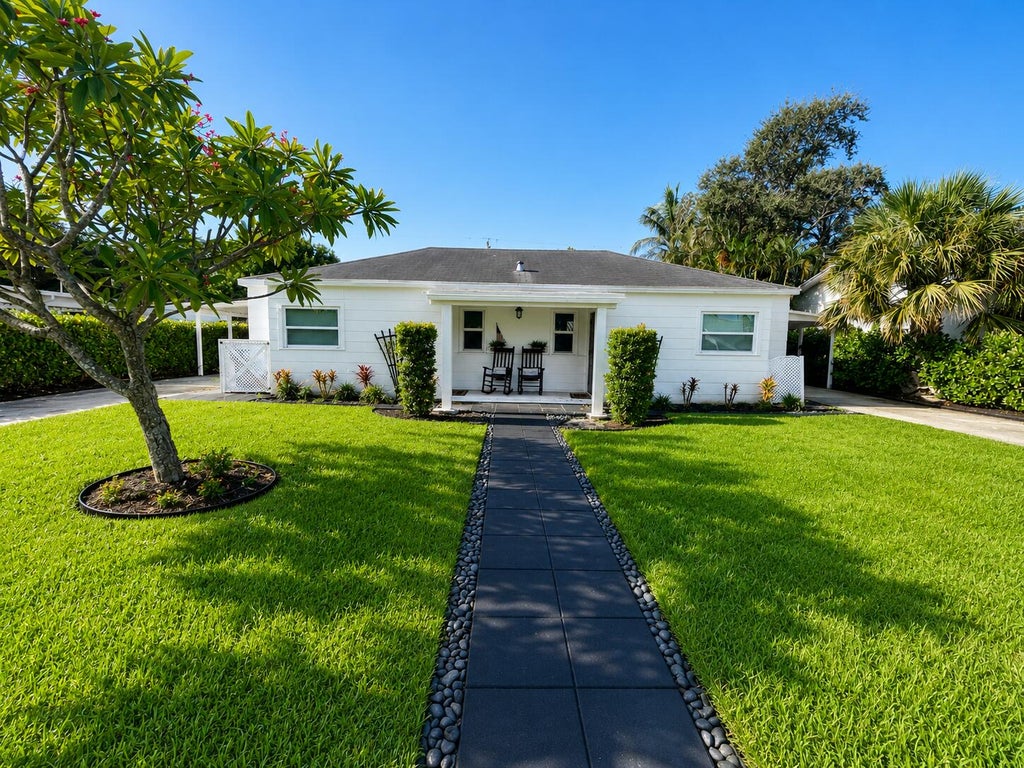 Photo of 124 MAYFIELD Road #W, Lantana, FL 33462 (MLS # B26072280)