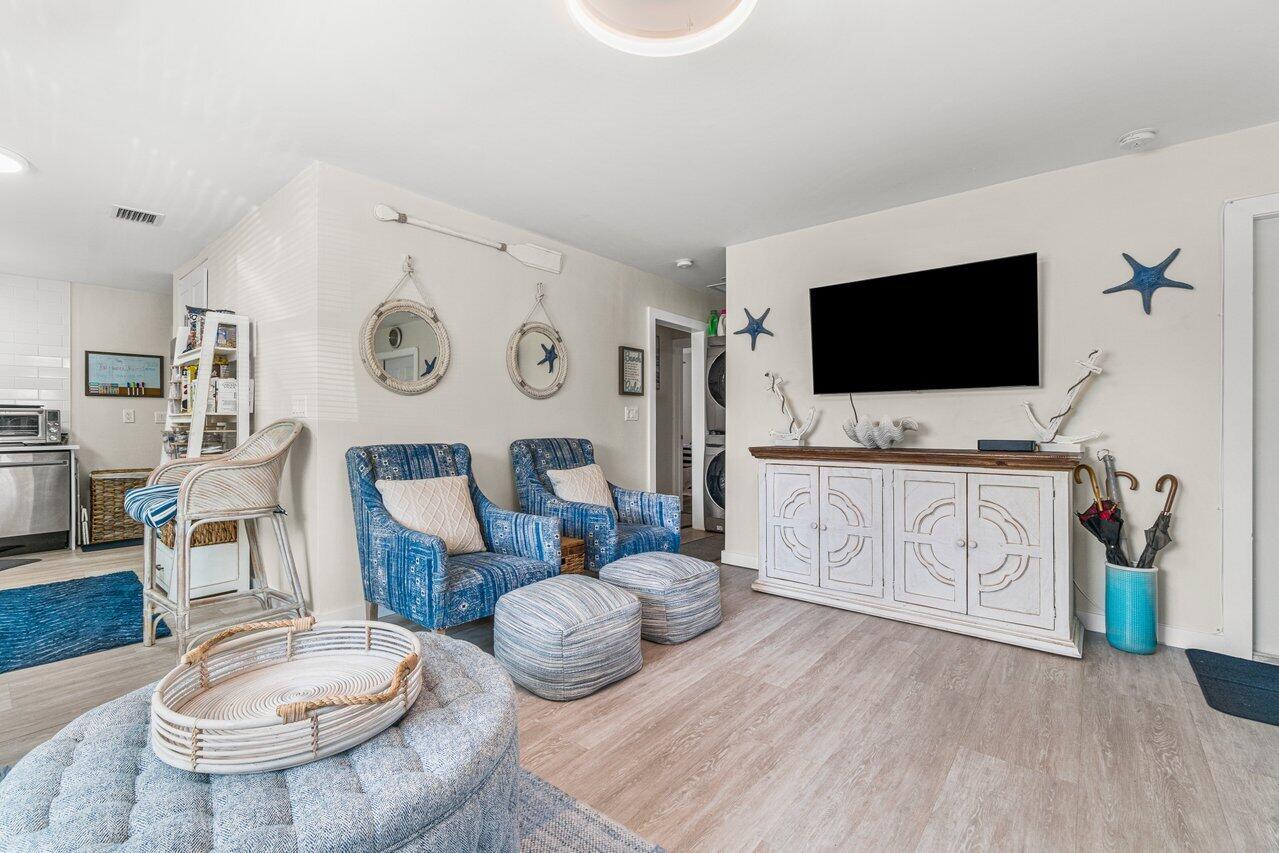 124 MAYFIELD Road W