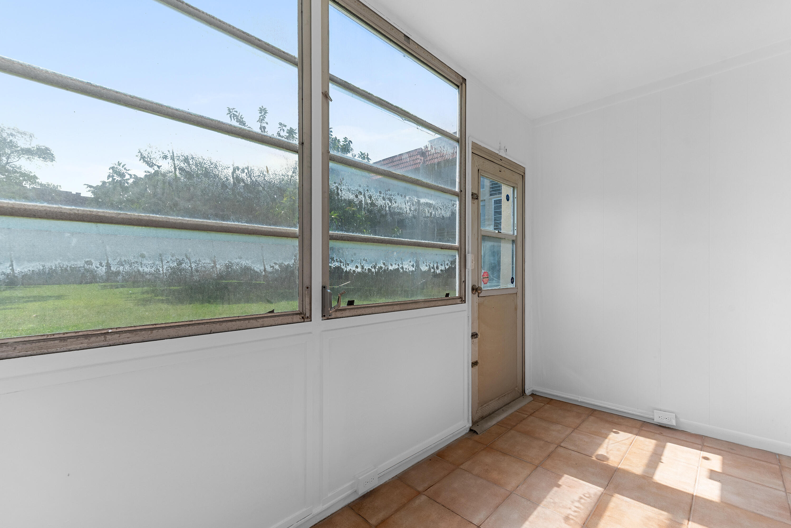 SUNRISE LAKES 24 CONDO - Residential