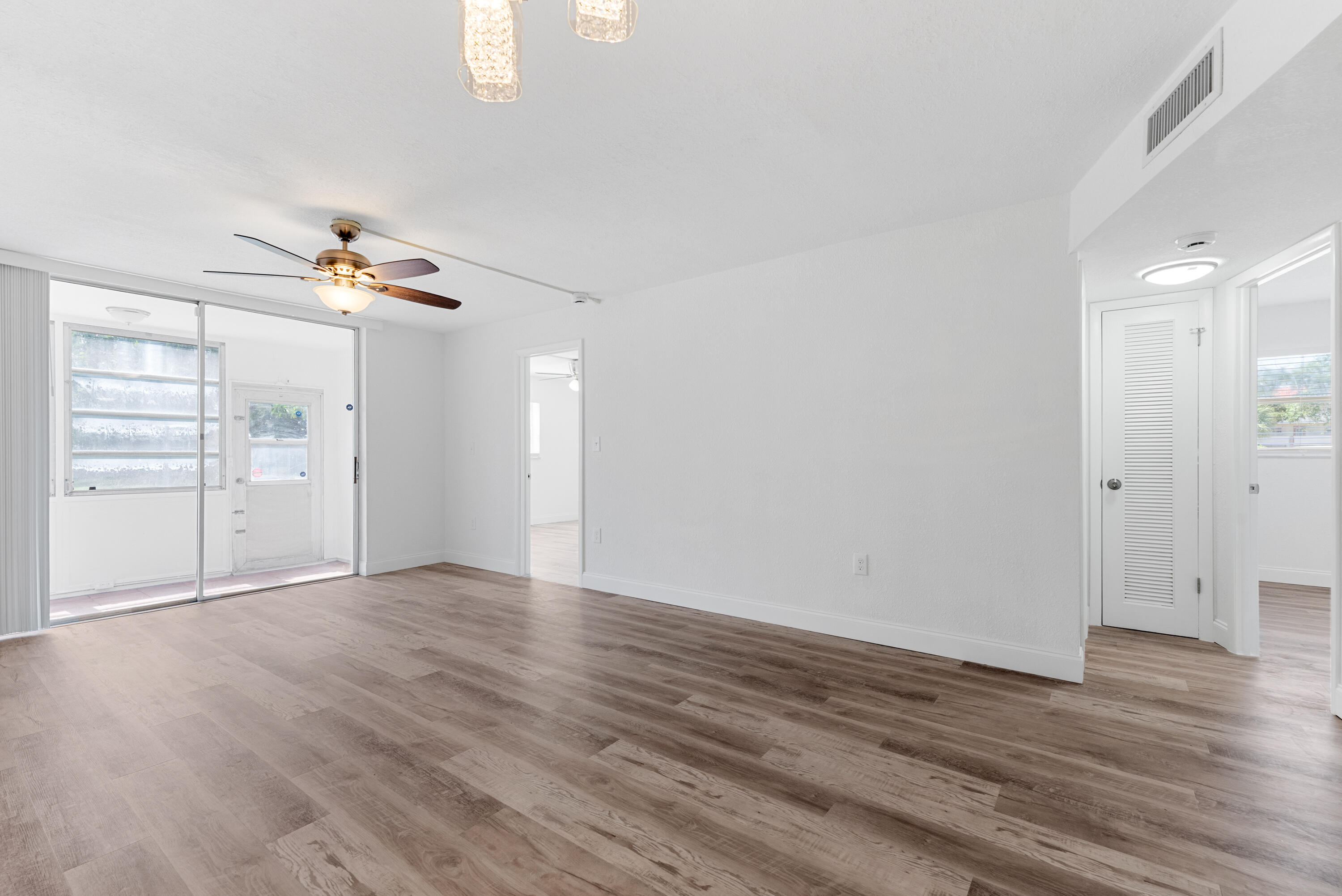 SUNRISE LAKES 24 CONDO - Residential