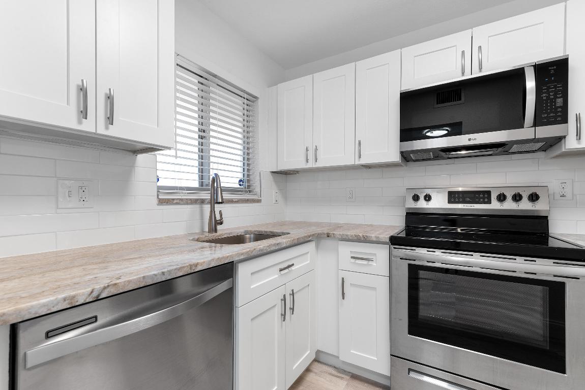 SUNRISE LAKES 24 CONDO - Residential