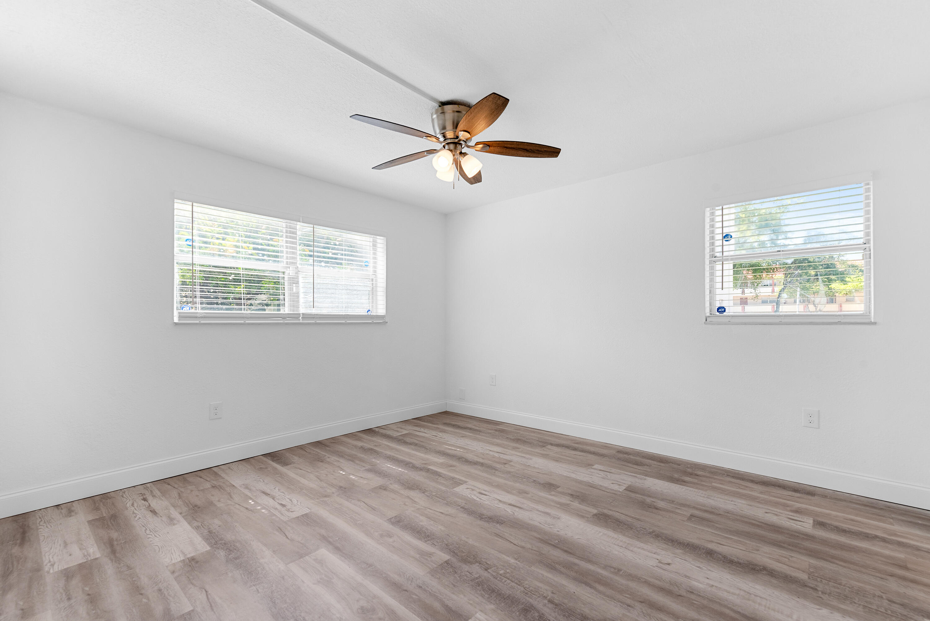 SUNRISE LAKES 24 CONDO - Residential