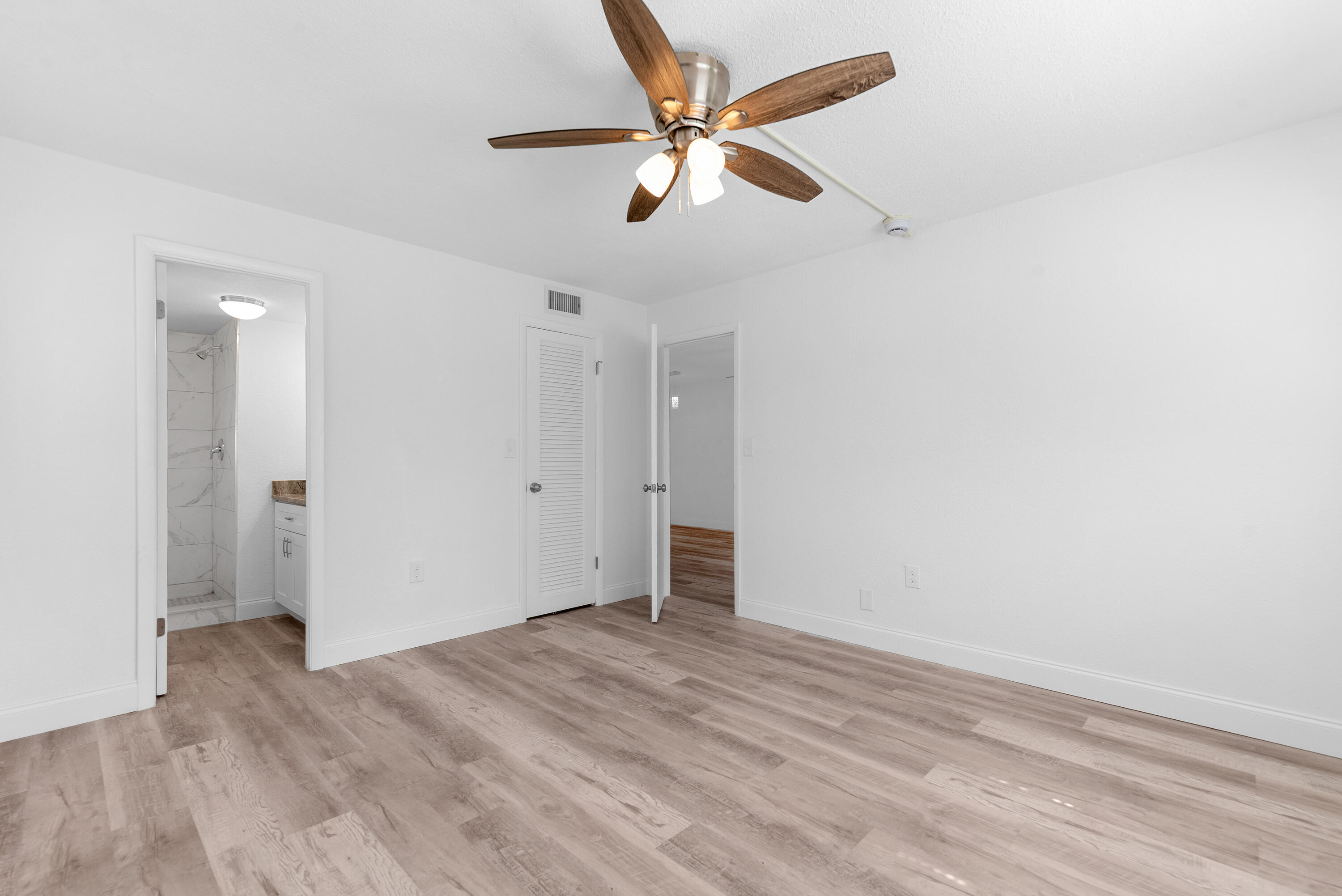 SUNRISE LAKES 24 CONDO - Residential