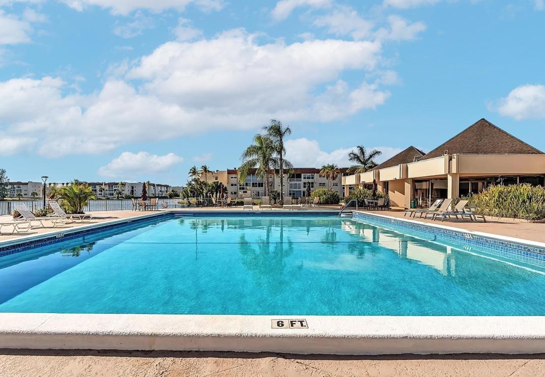 SUNRISE LAKES 24 CONDO - Residential