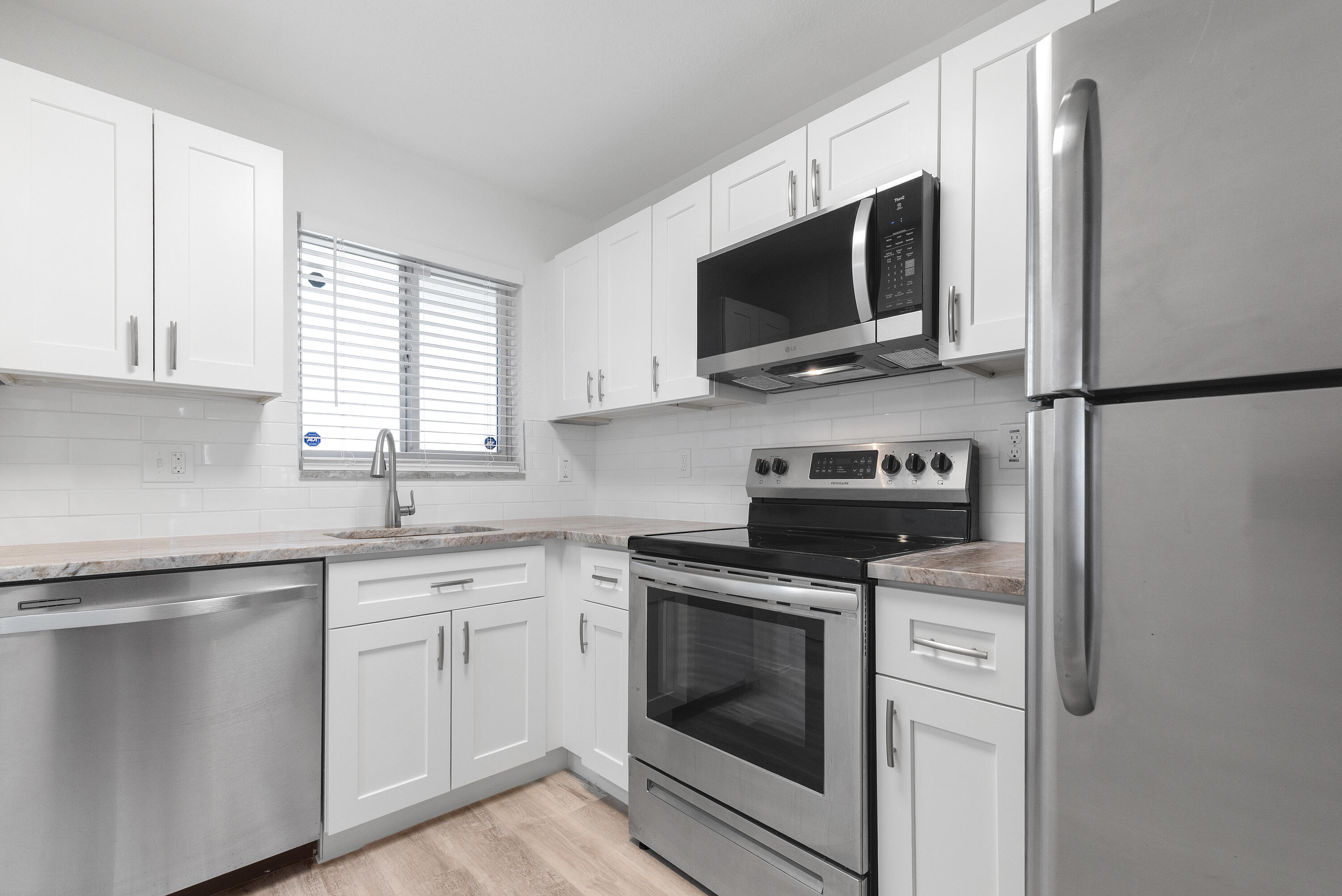 SUNRISE LAKES 24 CONDO - Residential