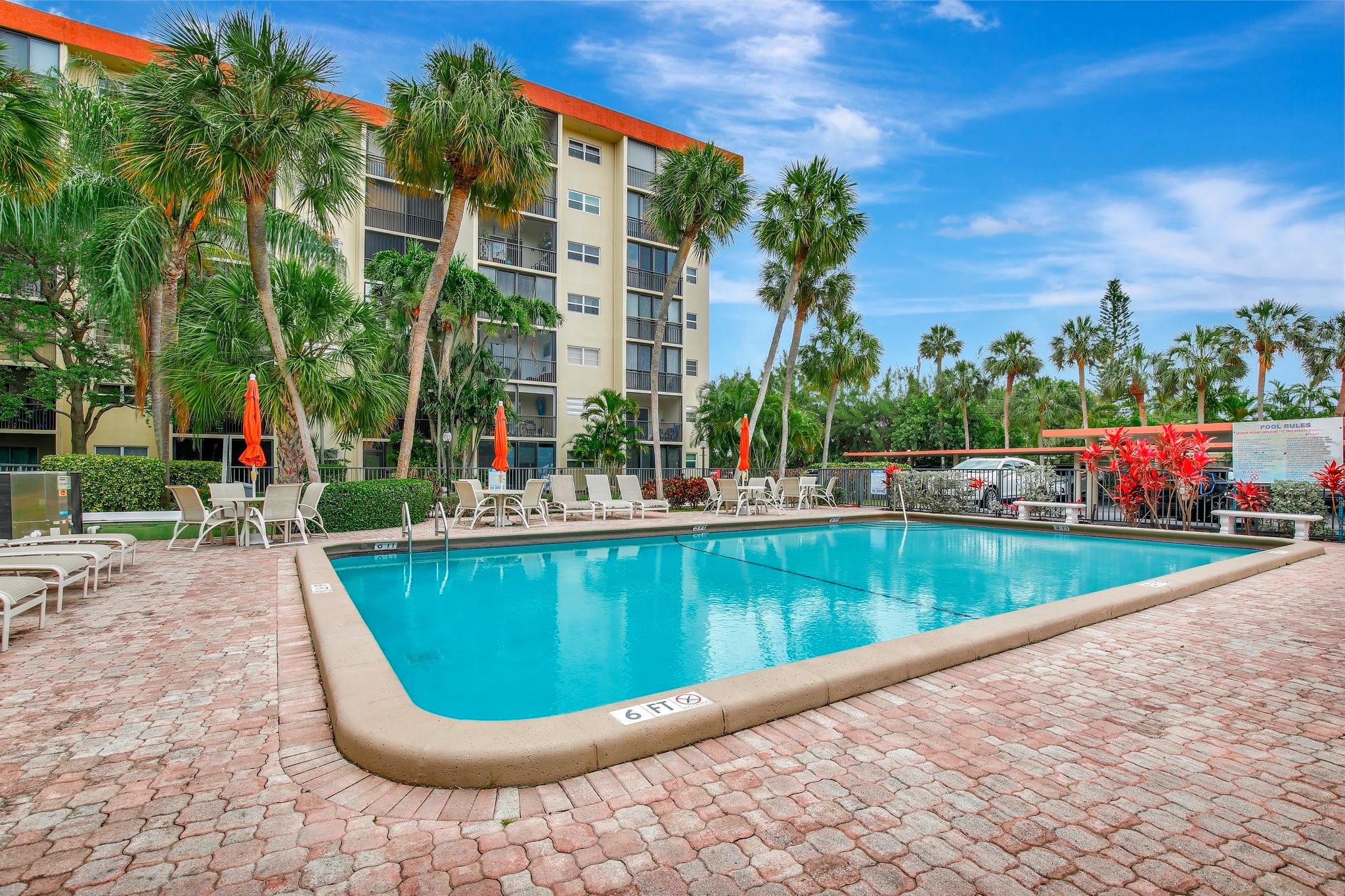 2350 NE 14th Street Cswy 611