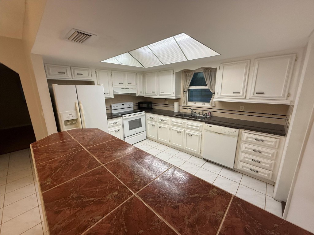 Dania Estates 57-46 B - Residential Lease