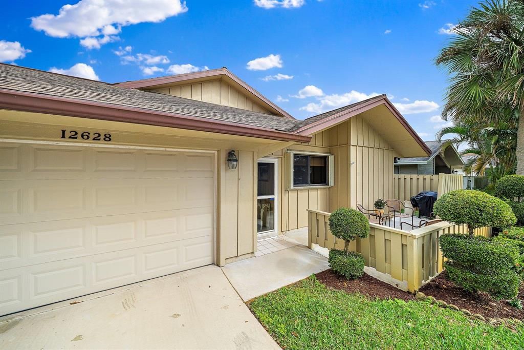 Photo of 12628 SE Cascades Court, Hobe Sound, FL 33455 (MLS # R10693508)
