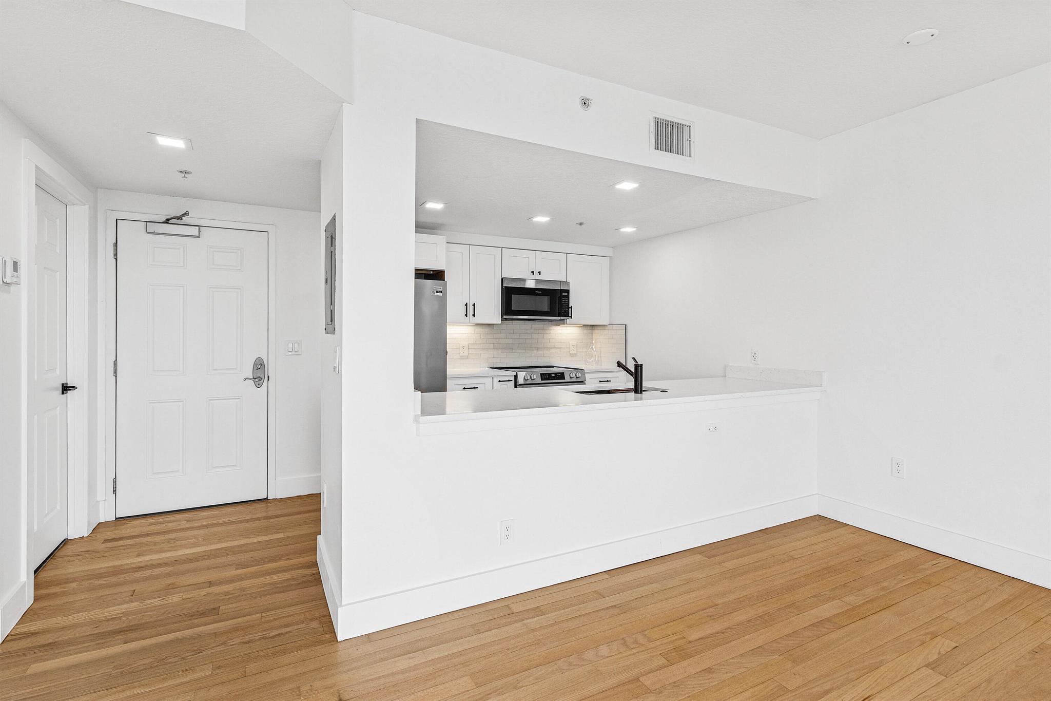 LUCERNE CONDO - Residential