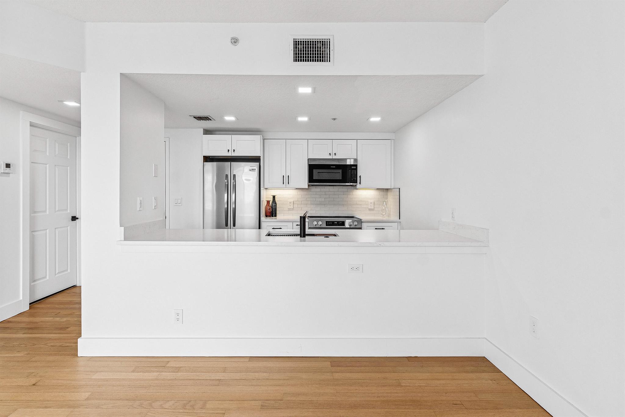 LUCERNE CONDO - Residential