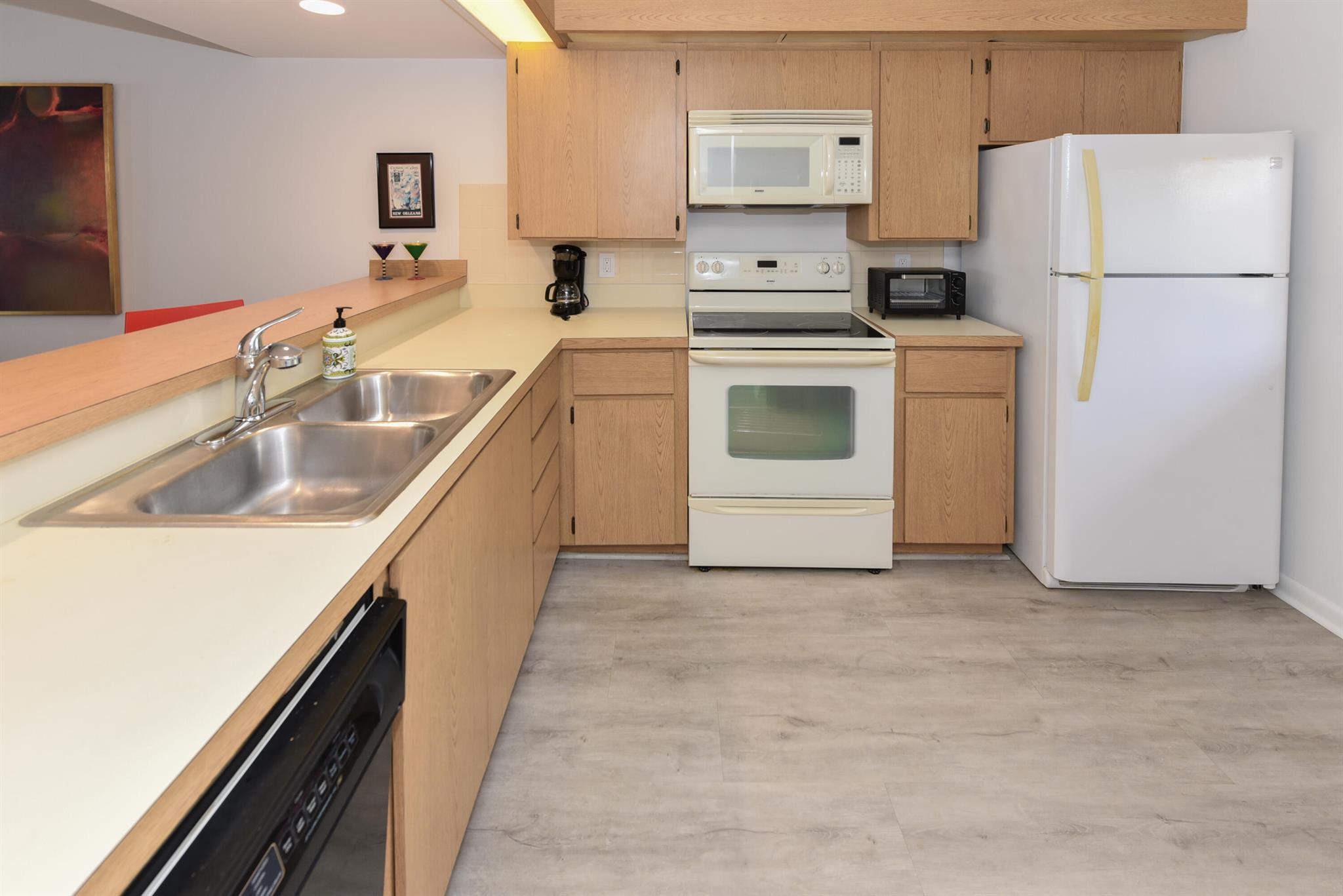 MARINA AT THE BLUFFS COND - Residential Lease